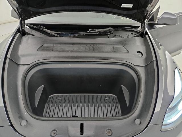 Photo of 2024 Gray Tesla Model Y
