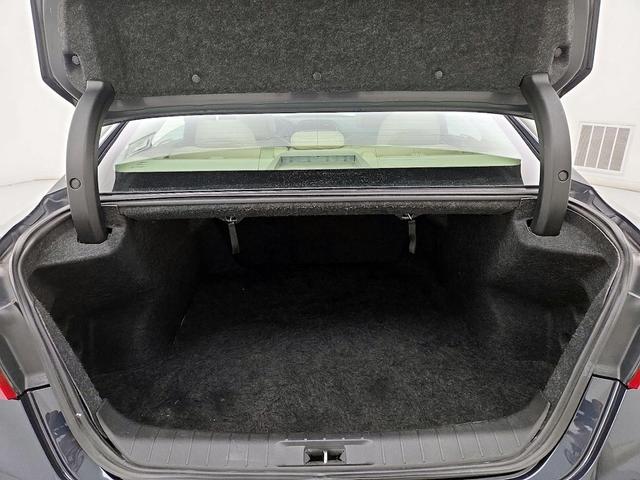 Photo of 2017 Gray Nissan Maxima