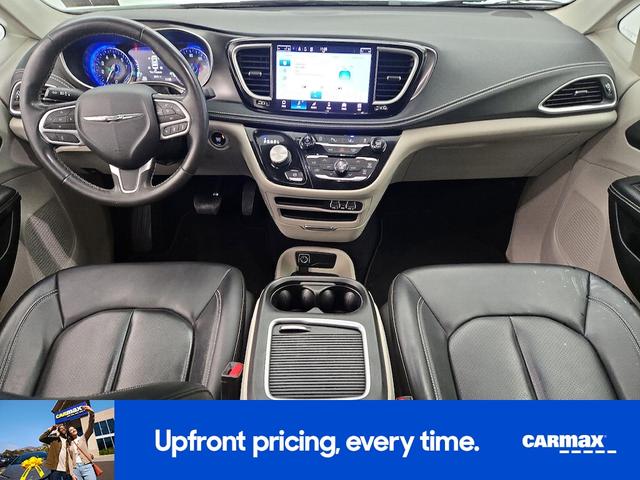 Photo of 2023 Black Chrysler Pacifica