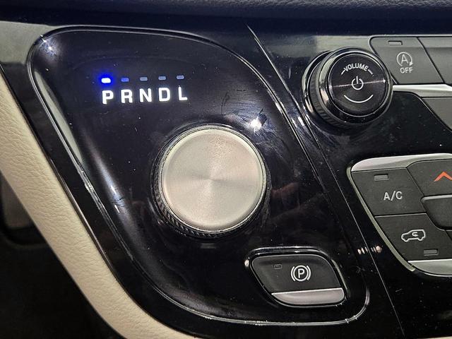 Photo of 2023 Black Chrysler Pacifica