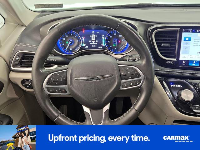 Photo of 2023 Black Chrysler Pacifica