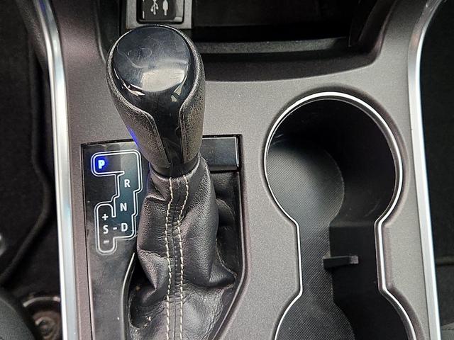 Photo of 2016 Black Toyota Camry