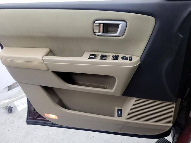 Photo of 2014 Burgundy Honda Pilot