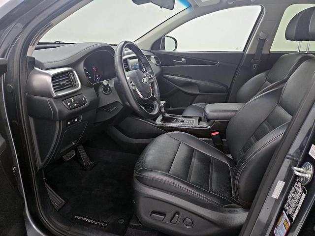 Photo of 2020 Gray Kia Sorento