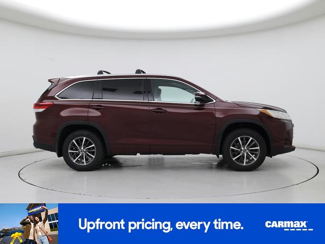 Photo of 2017 Red Toyota Highlander