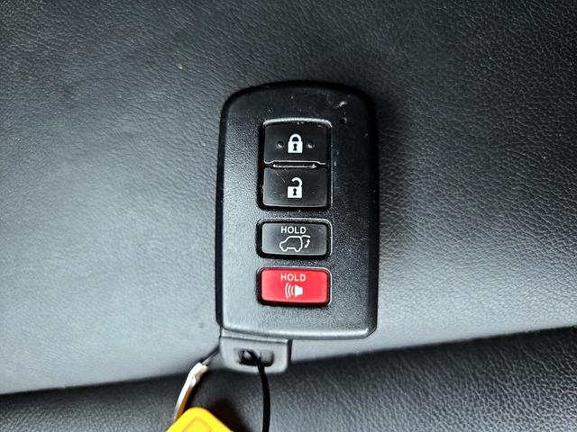 Photo of 2017 Red Toyota Highlander