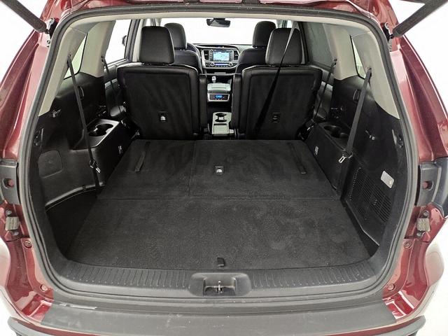 Photo of 2017 Red Toyota Highlander