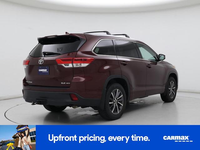 Photo of 2017 Red Toyota Highlander