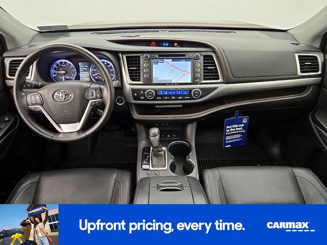 Photo of 2017 Red Toyota Highlander
