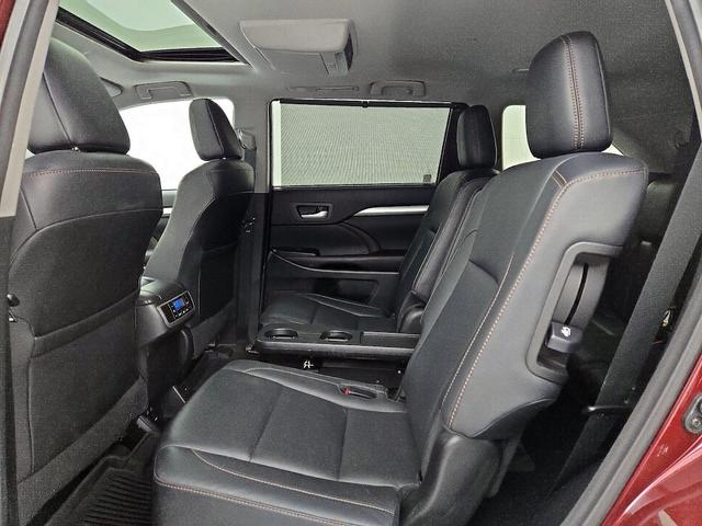 Photo of 2017 Red Toyota Highlander