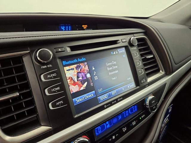 Photo of 2017 Red Toyota Highlander
