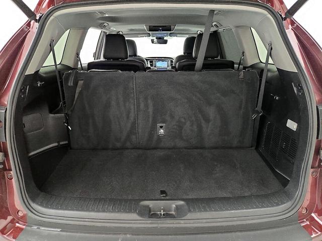 Photo of 2017 Red Toyota Highlander