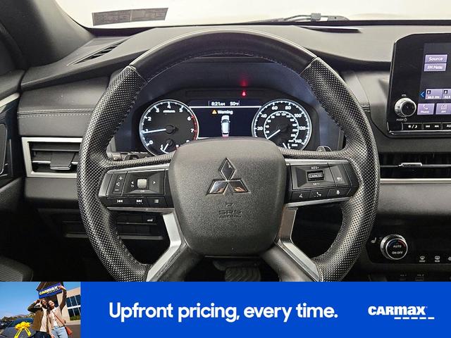 Photo of 2022 Silver Mitsubishi Outlander