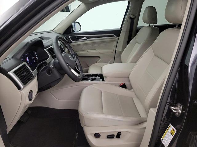 Photo of 2022 Black Volkswagen Atlas