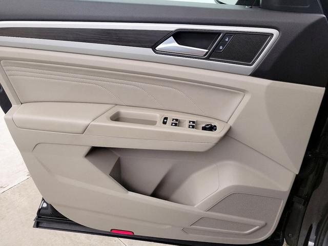Photo of 2022 Black Volkswagen Atlas