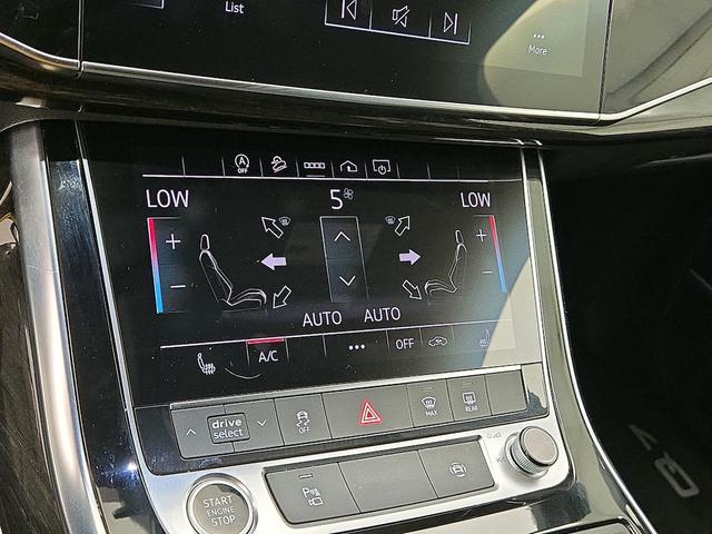 Photo of 2022 Black Audi Q7