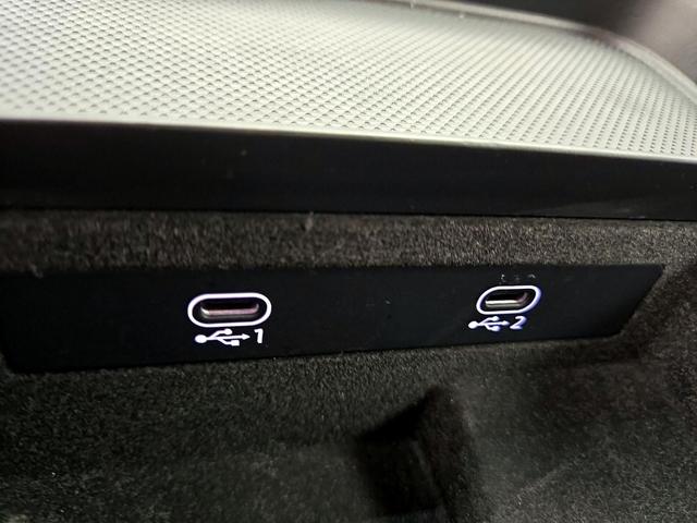 Photo of 2022 Black Audi Q7