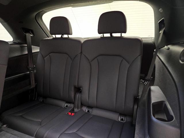 Photo of 2022 Black Audi Q7