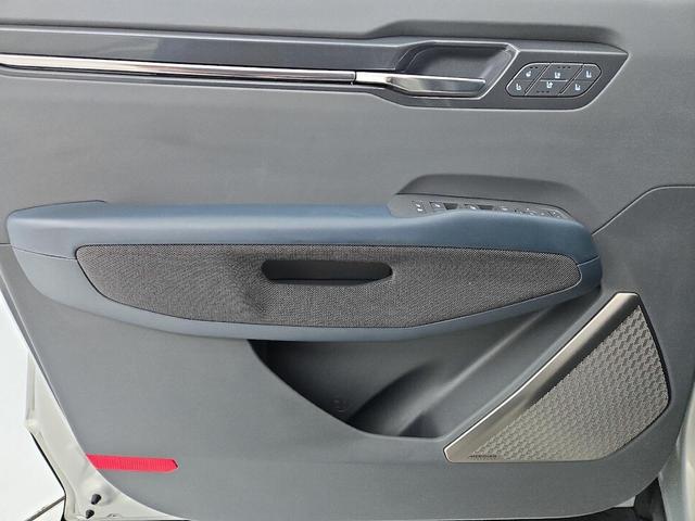 Photo of 2024 Silver Kia EV9