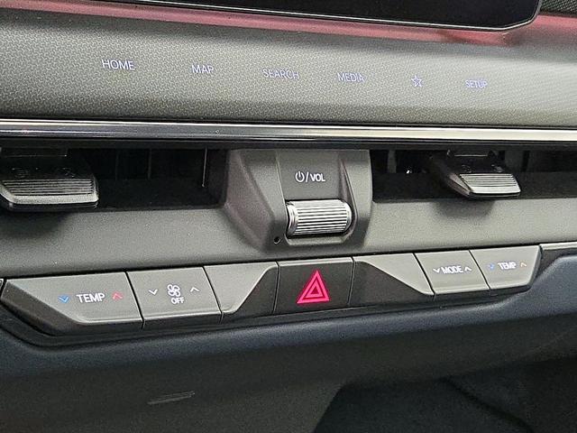 Photo of 2024 Silver Kia EV9