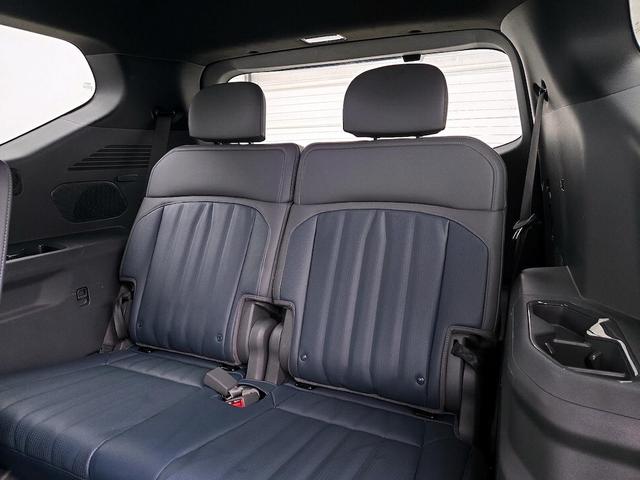 Photo of 2024 Silver Kia EV9