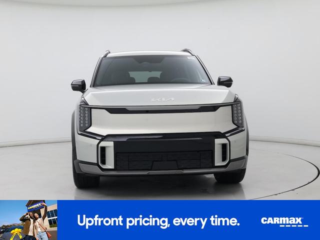 Photo of 2024 Silver Kia EV9
