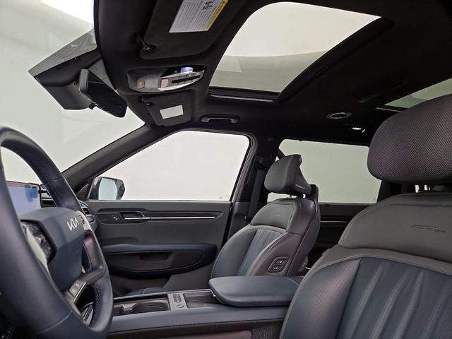 Photo of 2024 Silver Kia EV9