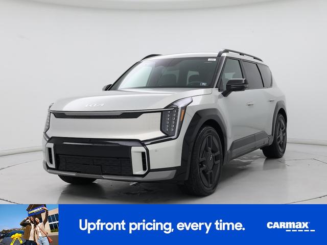 Photo of 2024 Silver Kia EV9
