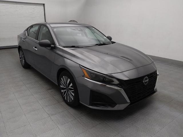 Photo of 2024 Gun Metallic Nissan Altima