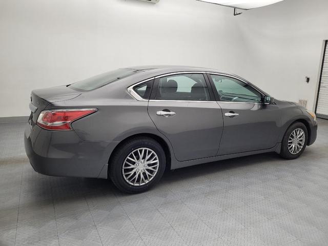 Photo of 2015 Gun Metallic Nissan Altima