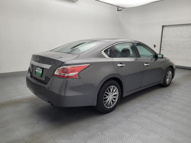 Photo of 2015 Gun Metallic Nissan Altima