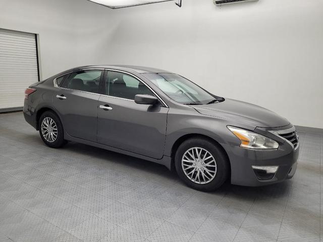 Photo of 2015 Gun Metallic Nissan Altima