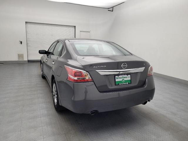 Photo of 2015 Gun Metallic Nissan Altima
