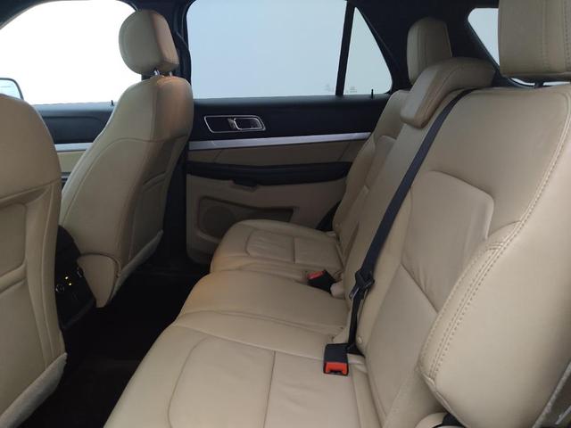 Photo of 2017 White Ford Explorer