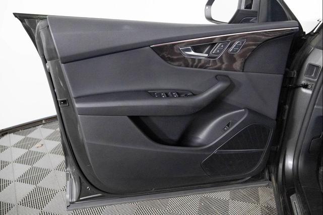 Photo of 2019 Samurai Gray Metallic Audi Q8