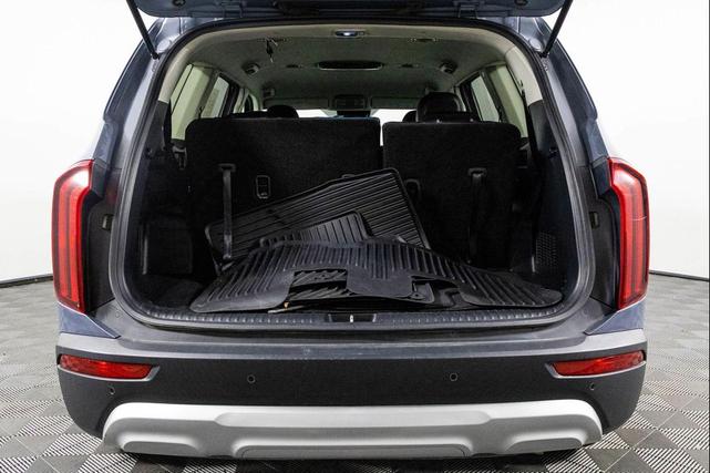 Photo of 2022 Everlasting Silver Kia Telluride