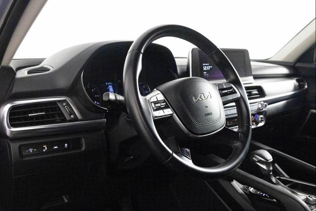 Photo of 2022 Everlasting Silver Kia Telluride