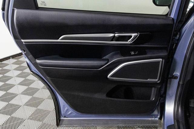 Photo of 2022 Everlasting Silver Kia Telluride