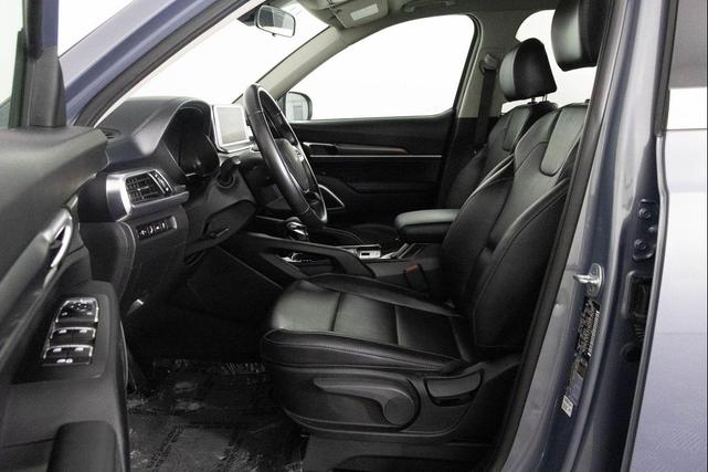 Photo of 2022 Everlasting Silver Kia Telluride