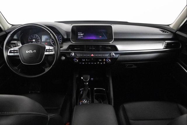 Photo of 2022 Everlasting Silver Kia Telluride