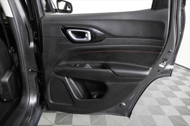 Photo of 2022 Granite Crystal Metallic Clearcoat Jeep Compass