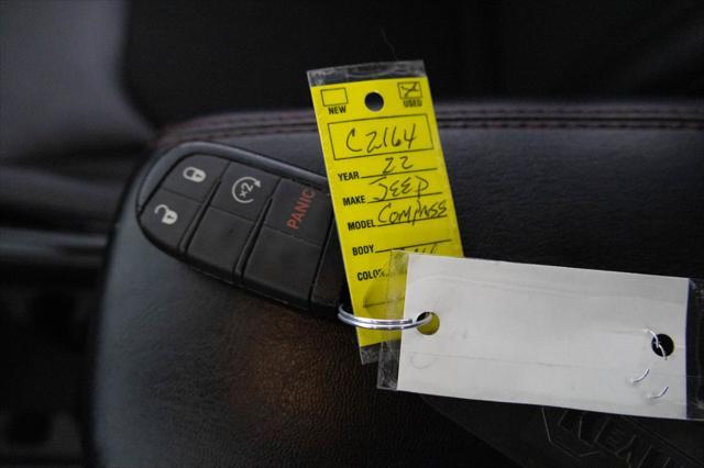 Photo of 2022 Granite Crystal Metallic Clearcoat Jeep Compass
