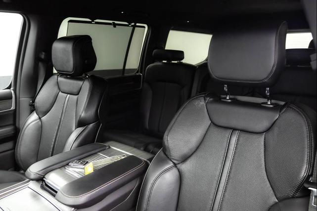 Photo of 2023 Diamond Black Crystal Pearlcoat Jeep Wagoneer