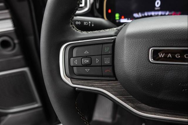 Photo of 2023 Diamond Black Crystal Pearlcoat Jeep Wagoneer