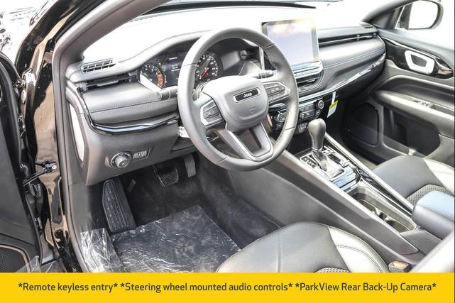 Photo of 2025 Diamond Black Crystal Pearlcoat Jeep Compass