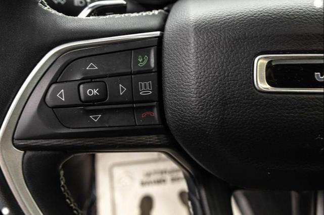 Photo of 2023 Diamond Black Crystal Pearlcoat Jeep Grand Cherokee