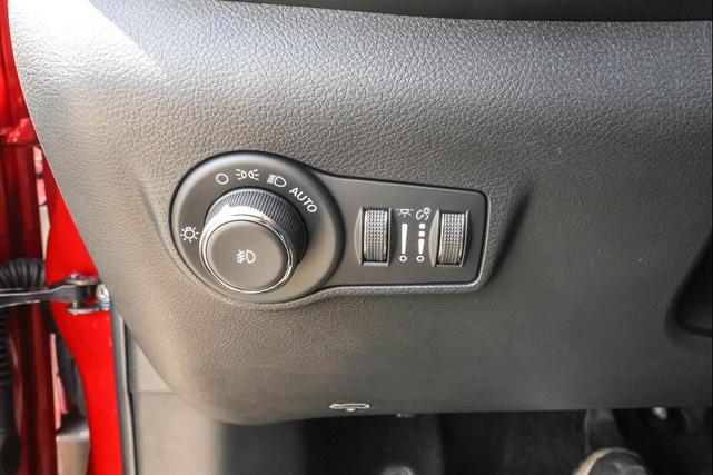 Photo of 2025 Red Hot Pearlcoat Jeep Compass