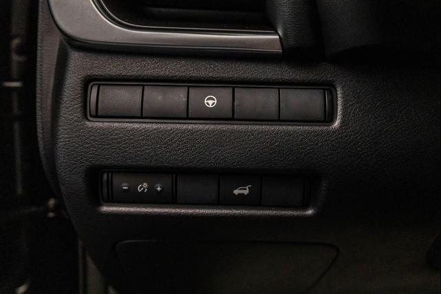 Photo of 2023 Super Black Nissan Rogue