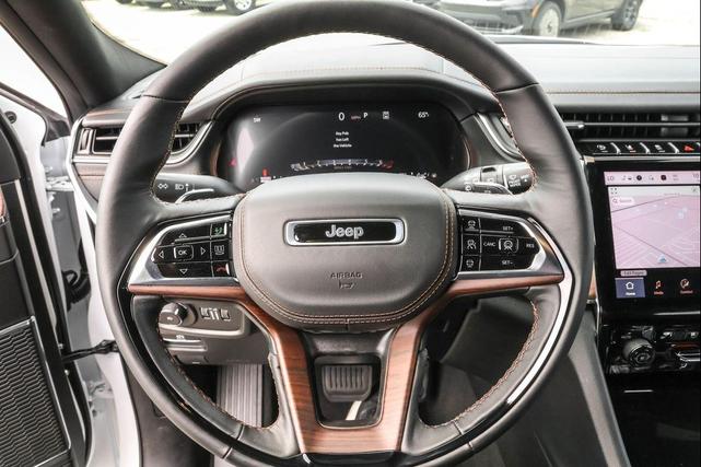Photo of 2025 Bright White Clearcoat Jeep Grand Cherokee L