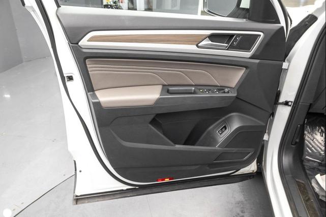 Photo of 2021 White Volkswagen Atlas